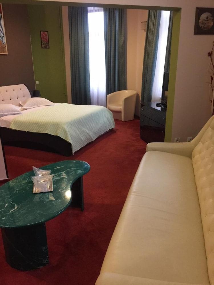 Hotel Papu 부쿠레슈티 외부 사진
